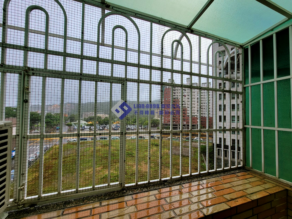 20240530高雄市鼓山區Y小姐防鴿方格網_04