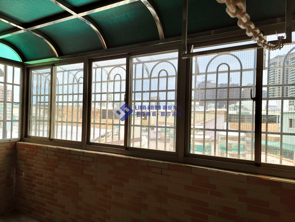 20240530高雄市鼓山區Y小姐防鴿方格網_05