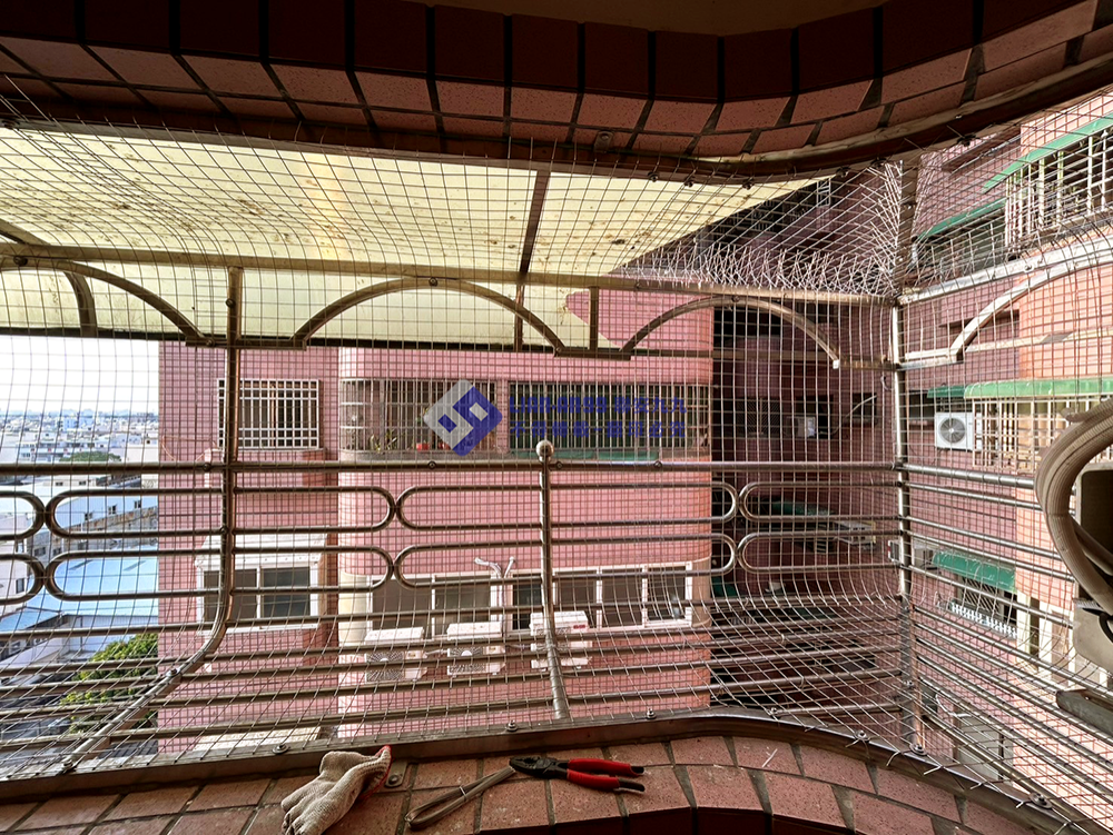 20240305雲林縣斗南鎮8樓李先生防鴿方格網_04