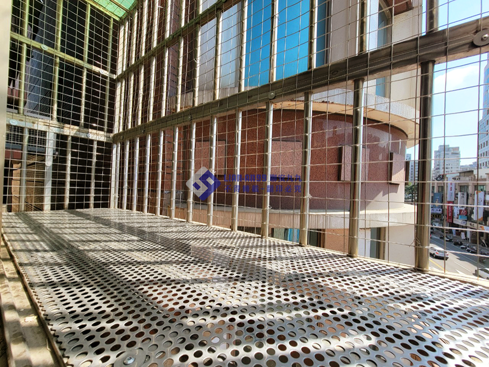 20240312高雄市左營區3樓莊小姐寵物防墜方格網_01