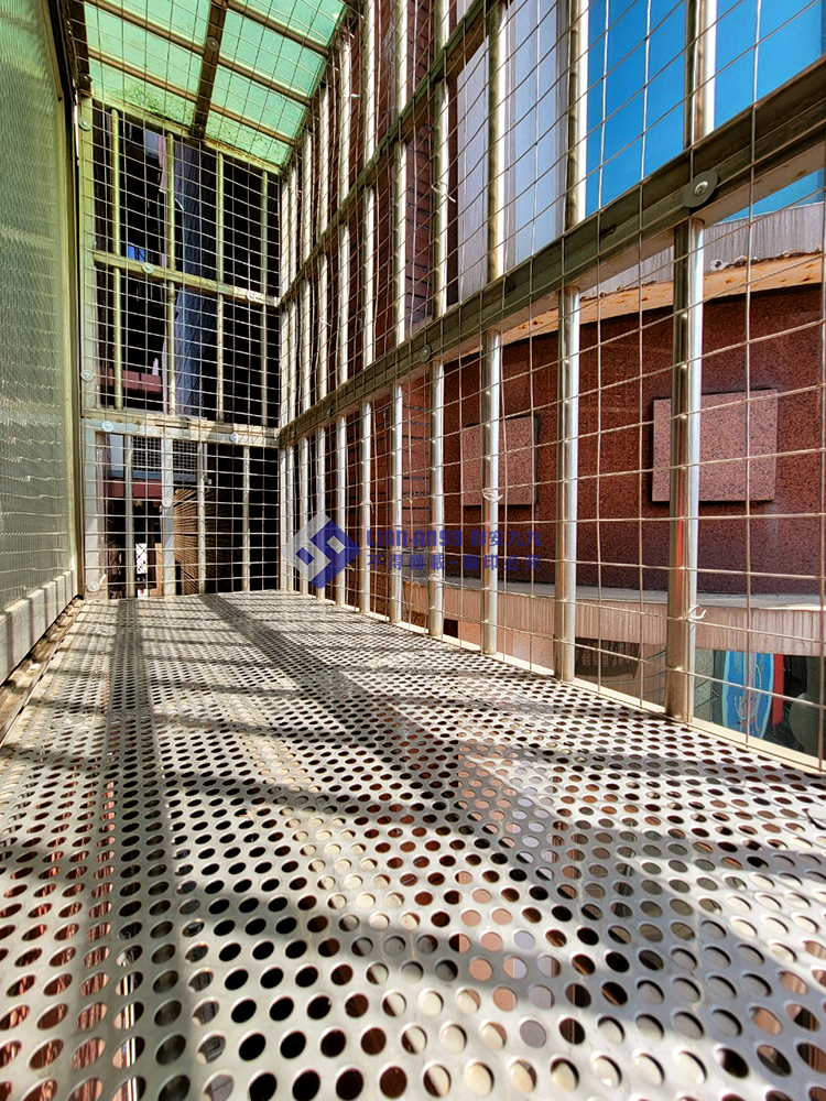 20240312高雄市左營區3樓莊小姐寵物防墜方格網_03