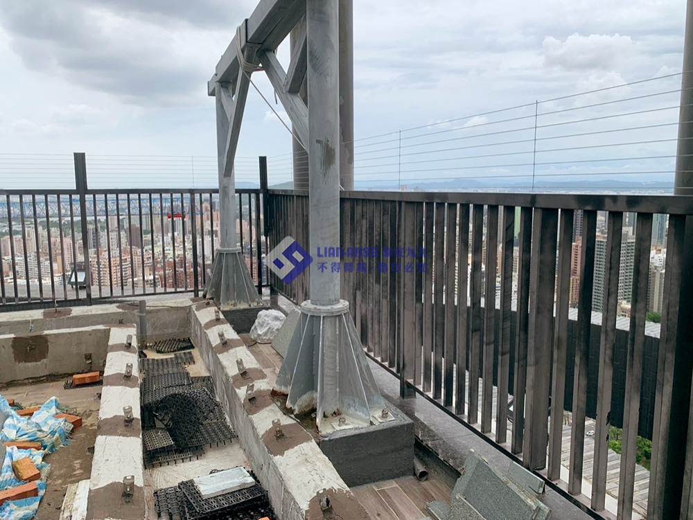 20250711華人匯A棟欄杆加高防墜_05