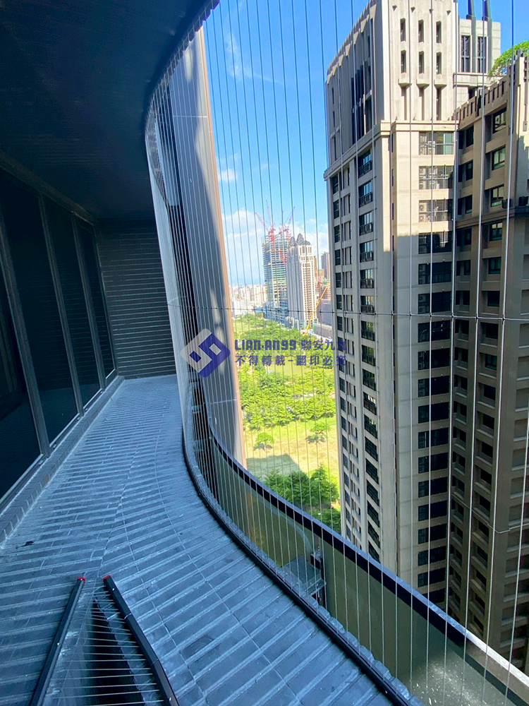 20250814高雄市鼓山區華人匯apple小姐防墜_05