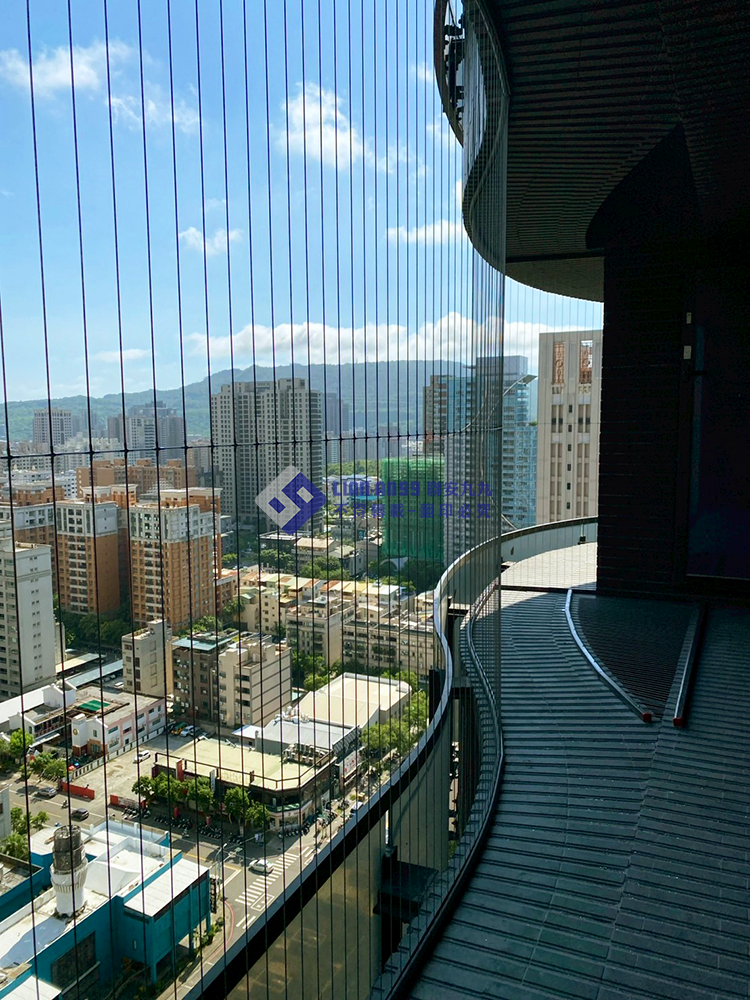 20250814高雄市鼓山區華人匯apple小姐防墜_06